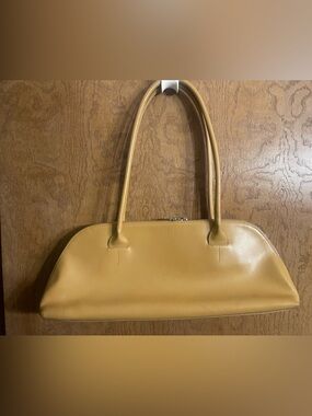 Furla Elegant & Sleek Leather Baguette Shoulder Bag